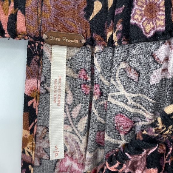 Free People Pretty & Free Black Floral Print Romper Boho Cut Out Back Size Small - Picture 7 of 12